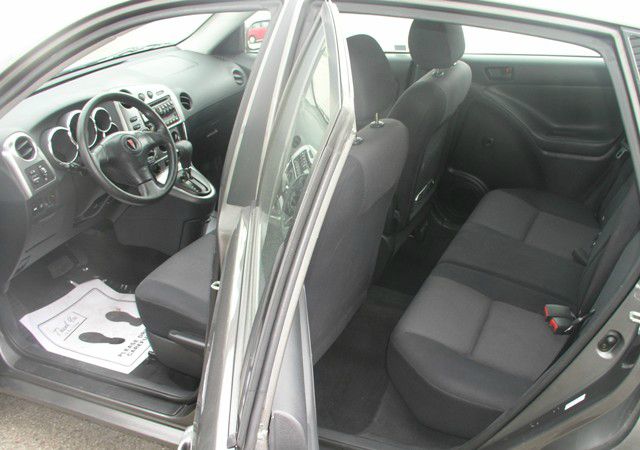 Pontiac Vibe EX - DUAL Power Doors SUV