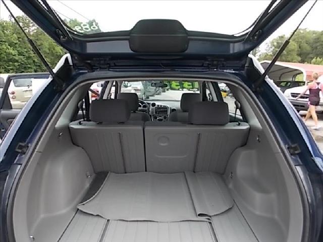 Pontiac Vibe 2005 photo 2