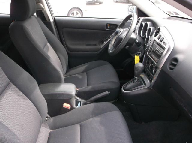 Pontiac Vibe 2005 photo 1