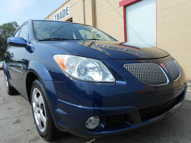 Pontiac Vibe 2005 photo 2