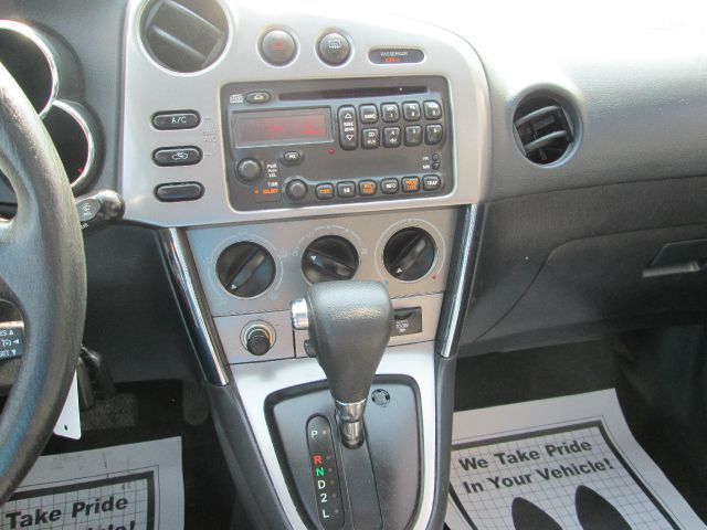 Pontiac Vibe 2006 photo 1