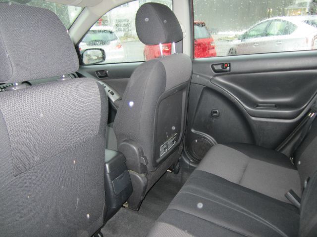 Pontiac Vibe 2006 photo 2