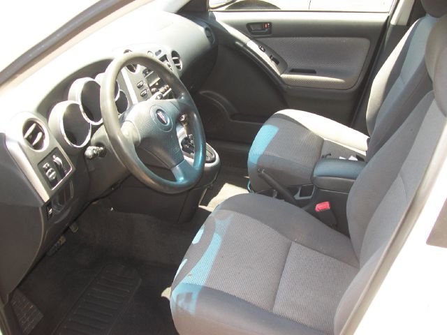 Pontiac Vibe Base SUV