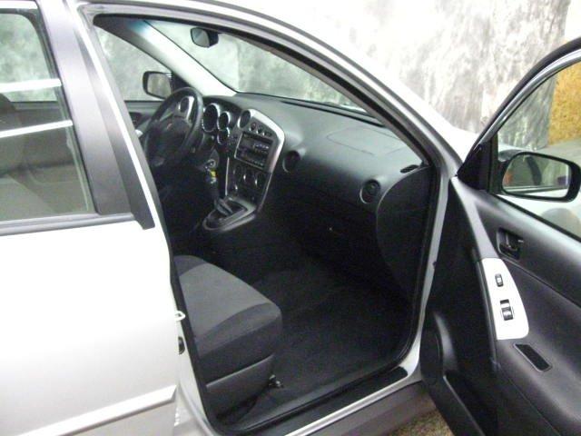 Pontiac Vibe 2007 photo 2