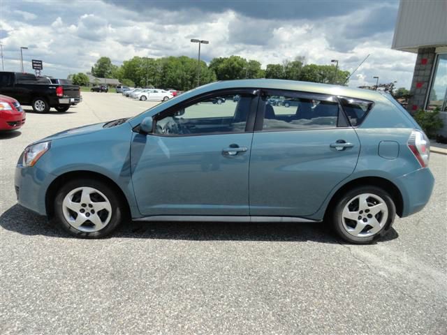 Pontiac Vibe 2009 photo 1