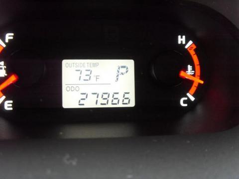 Pontiac Vibe 2009 photo 2