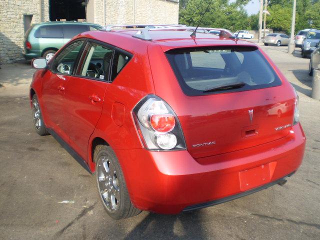 Pontiac Vibe 2009 photo 1