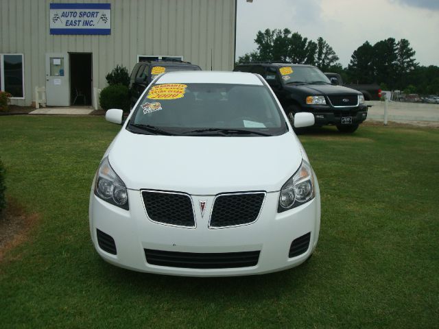 Pontiac Vibe 2009 photo 2