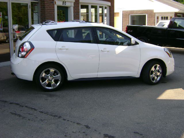 Pontiac Vibe 2009 photo 2