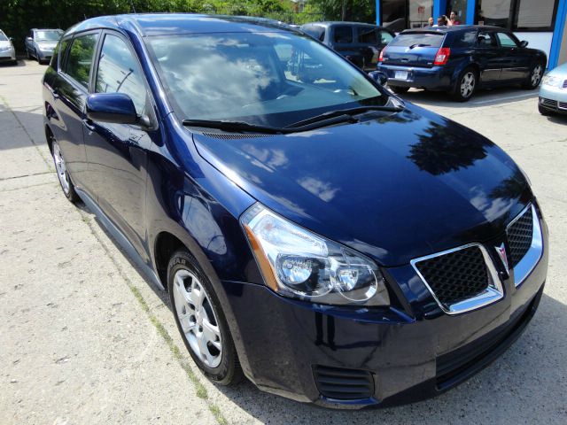 Pontiac Vibe 2010 photo 1