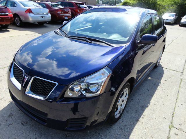 Pontiac Vibe 2010 photo 2