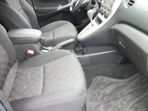 Pontiac Vibe 2010 photo 3