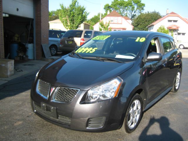 Pontiac Vibe 2010 photo 2