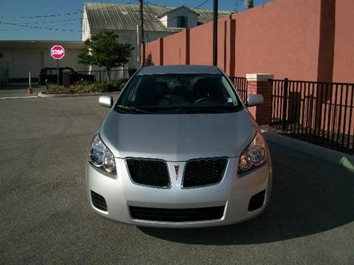 Pontiac Vibe 2010 photo 1