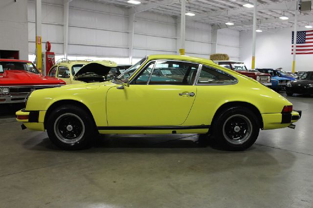 Porsche 911 1975 photo 3