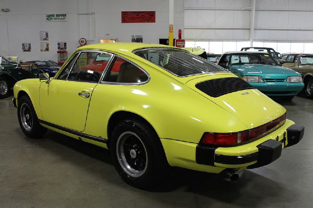 Porsche 911 1975 photo 4