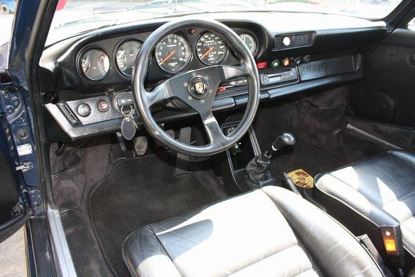 Porsche 911 1977 photo 2