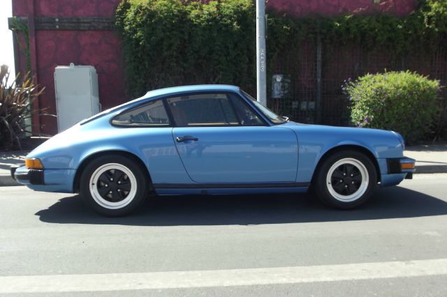 Porsche 911 1977 photo 2