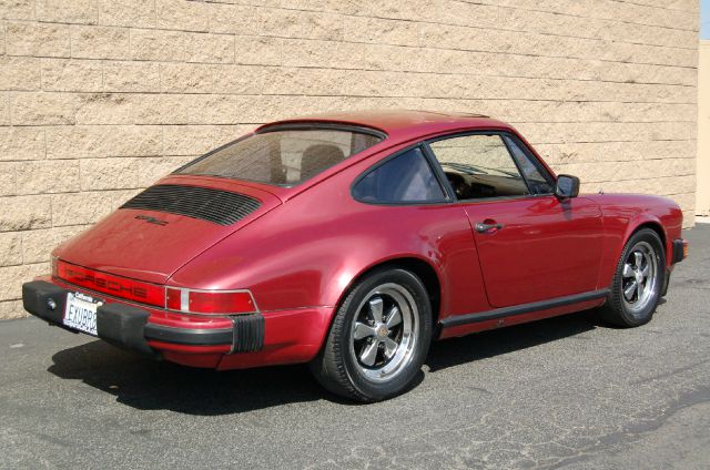 Porsche 911 1982 photo 1