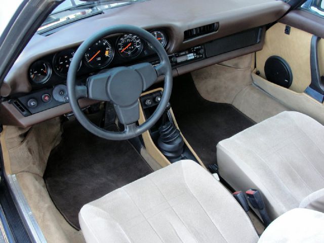 Porsche 911 1982 photo 1