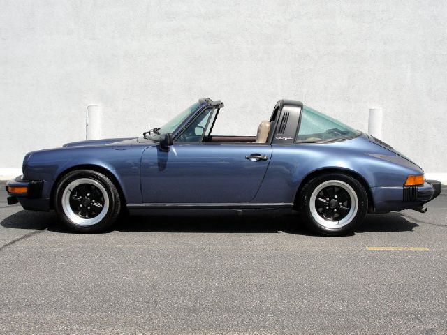 Porsche 911 1982 photo 2