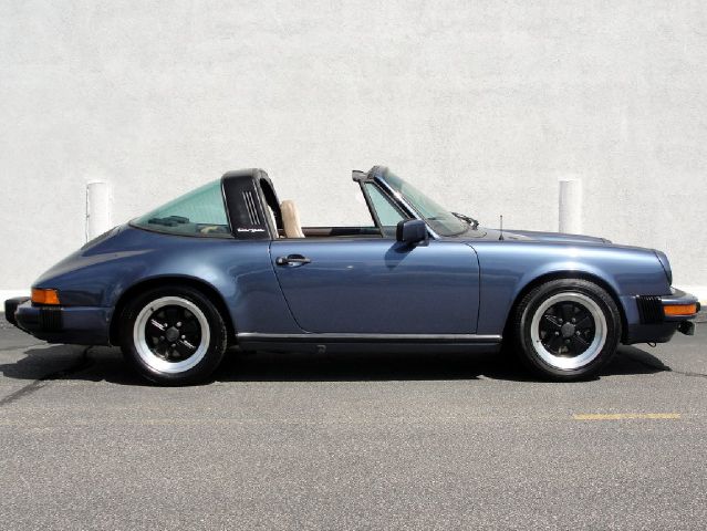 Porsche 911 1982 photo 3
