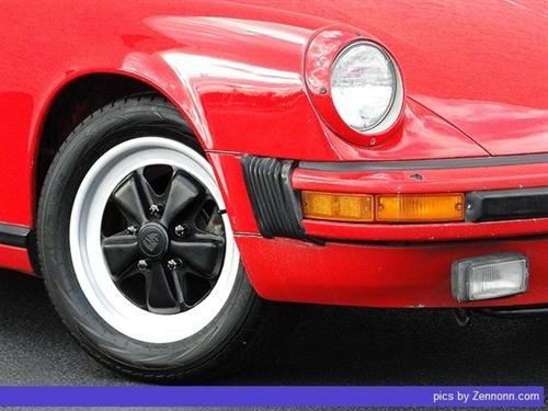 Porsche 911 1983 photo 2