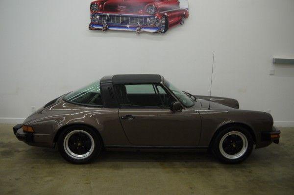 Porsche 911 1983 photo 1