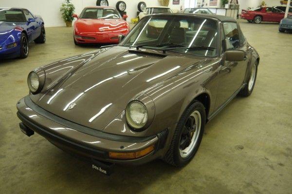 Porsche 911 1983 photo 2