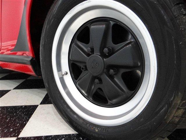 Porsche 911 1984 photo 19