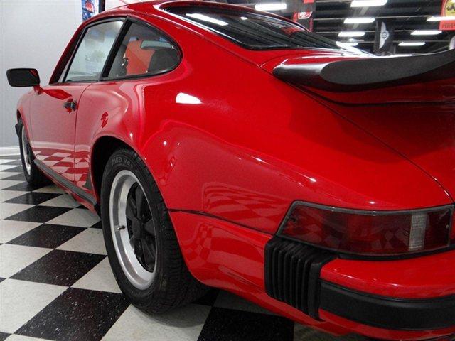 Porsche 911 1984 photo 28