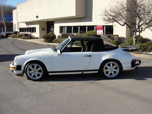 Porsche 911 1985 photo 1