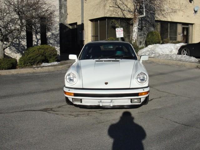 Porsche 911 1985 photo 2