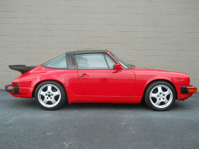 Porsche 911 1985 photo 2