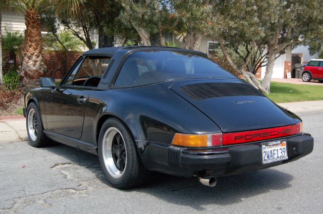 Porsche 911 1986 photo 2