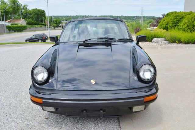 Porsche 911 1986 photo 2
