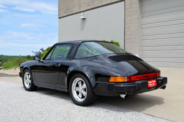 Porsche 911 1986 photo 7