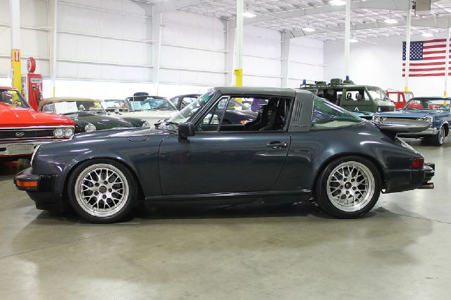 Porsche 911 1987 photo 1