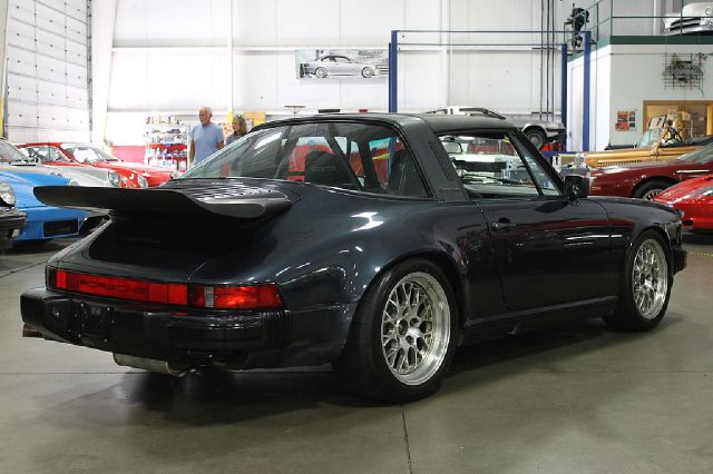 Porsche 911 1987 photo 4