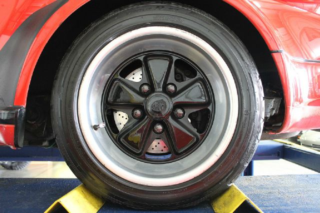 Porsche 911 1987 photo 25