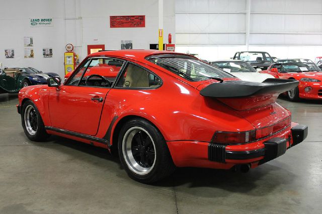 Porsche 911 1987 photo 3