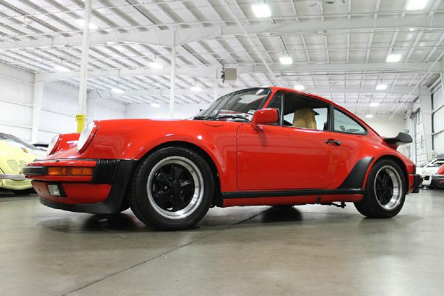 Porsche 911 1987 photo 9