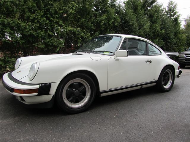 Porsche 911 LS Extended Cab 2WD Sports Car