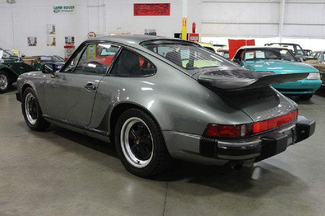 Porsche 911 1988 photo 2
