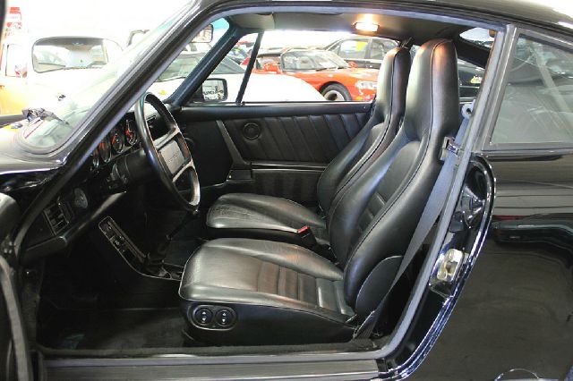 Porsche 911 1988 photo 10