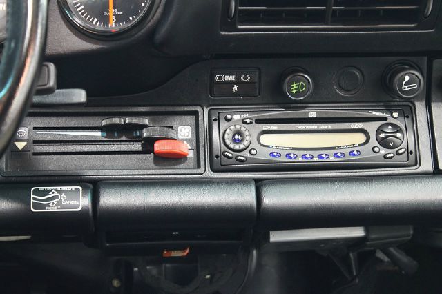 Porsche 911 1988 photo 12