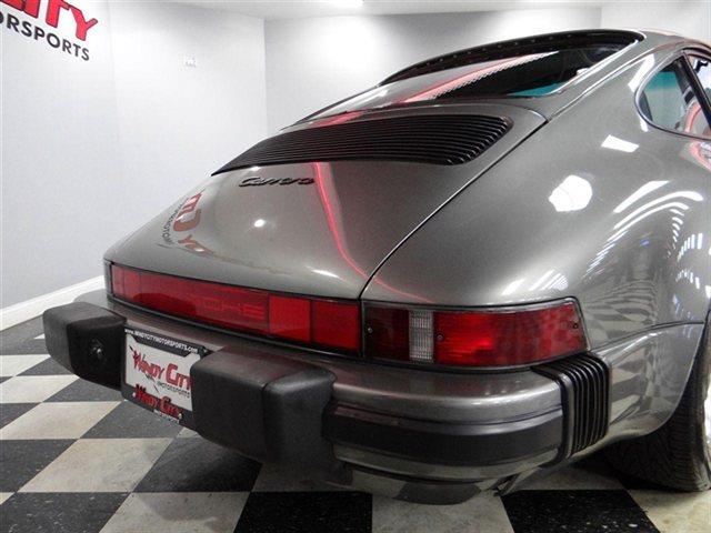 Porsche 911 1988 photo 3