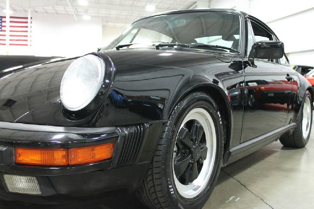Porsche 911 1989 photo 17