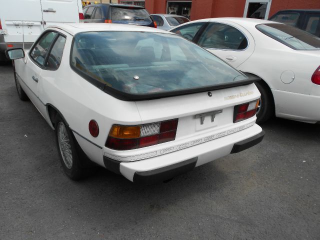 Porsche 924 1980 photo 3