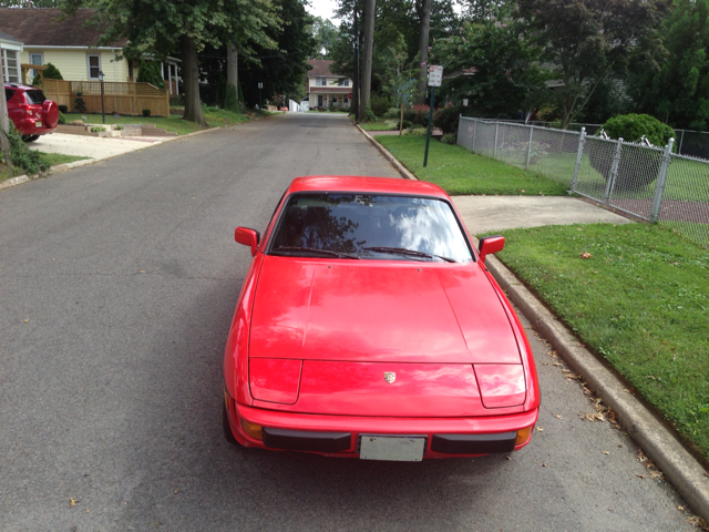 Porsche 924 1987 photo 1